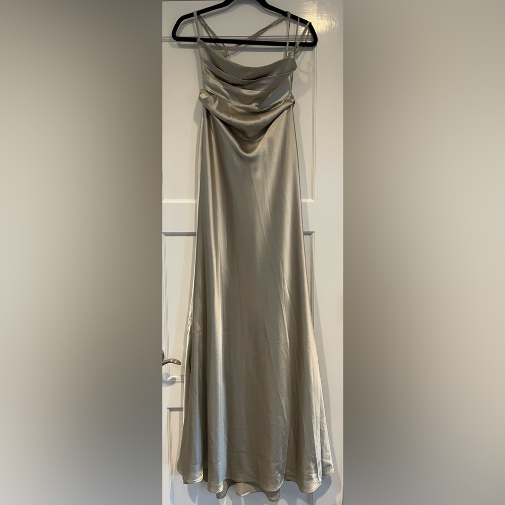 SAU LEE x REVOLVE Paula Gown in Silver NWT size 6 - Picture 5 of 10